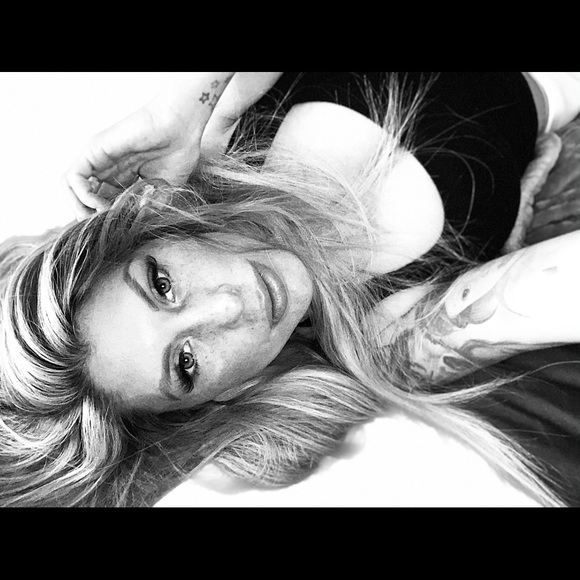 Meet your Posher, Heather - Picture 2 of 2